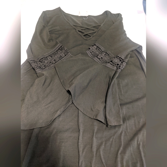 Just Found Bell Sleeve Plus Size Dress - Picture 4 of 11